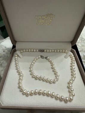 Colombian Emeralds White Pearl Necklace and Bracelet Set